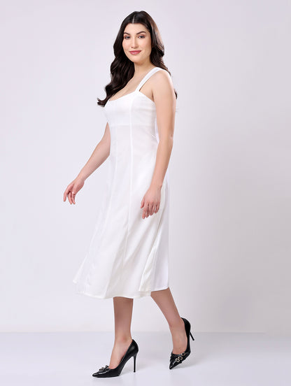Grace in Motion – Your Go-To White Midi Dress