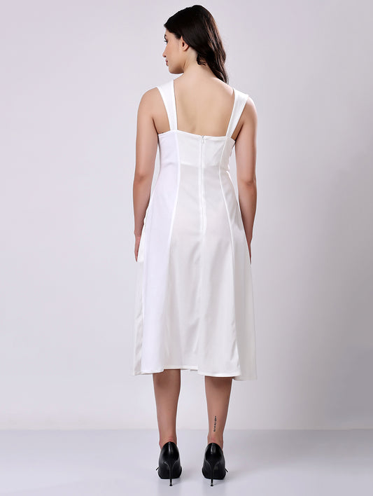 Grace in Motion – Your Go-To White Midi Dress